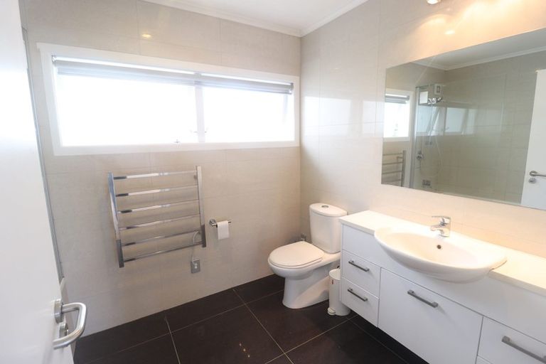 Photo of property in 273 Glenvar Road, Long Bay, Auckland, 0630