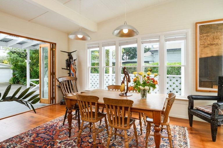 Photo of property in 124 Cook Street, West End, Palmerston North, 4410