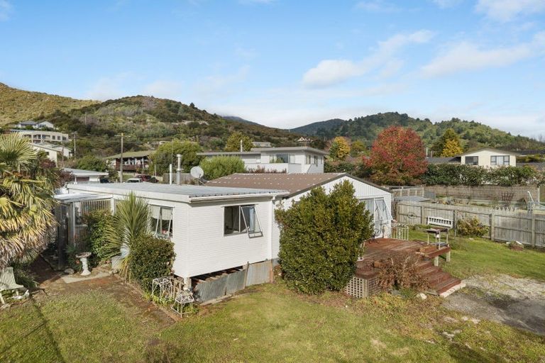 Photo of property in 25a Moana View Road, Waikawa, Picton, 7220