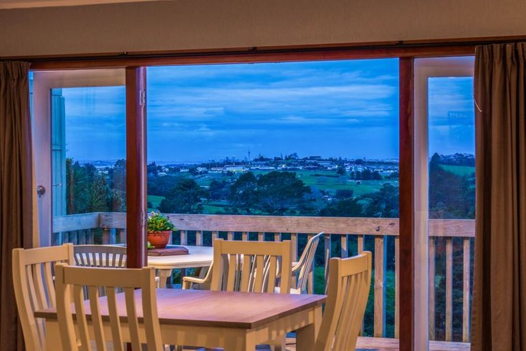 Photo of property in 83 Sunnyvale Road, Massey, Auckland, 0614