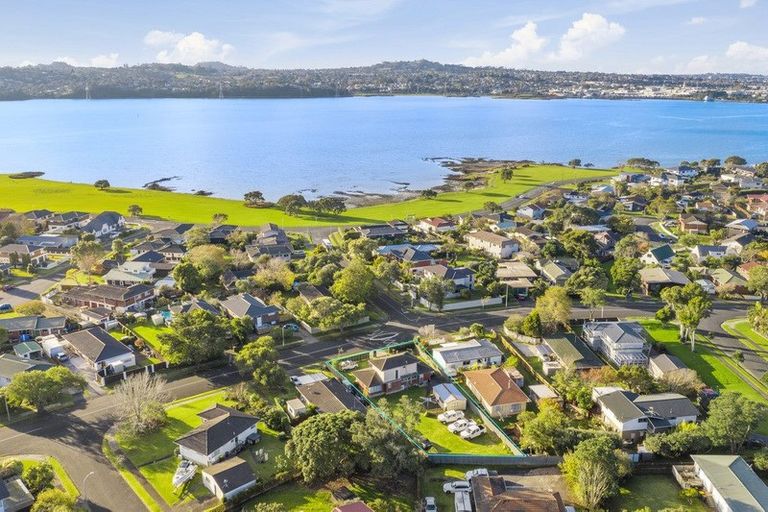 Photo of property in 86 Muir Avenue, Mangere Bridge, Auckland, 2022