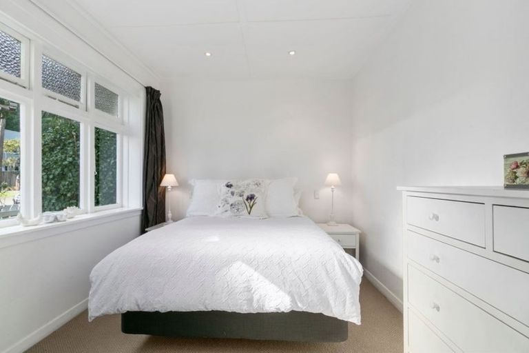 Photo of property in 6 Kowhai Street, Eastbourne, Lower Hutt, 5013