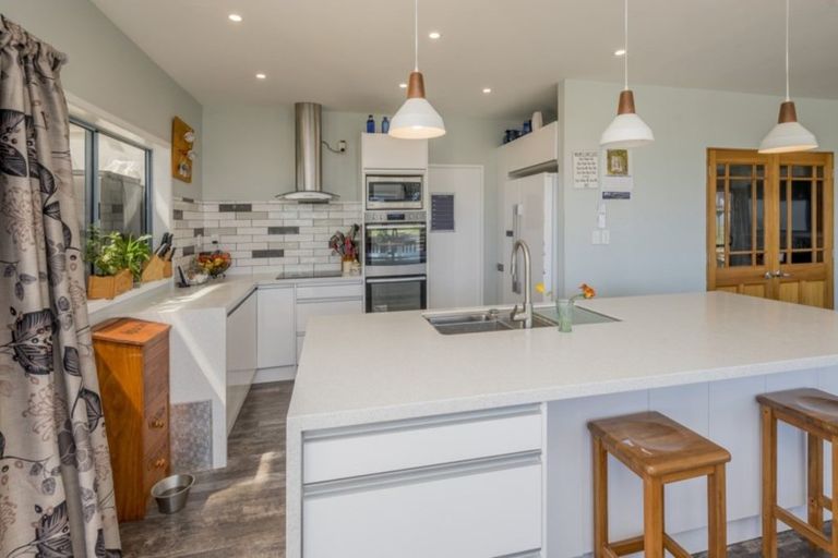 Photo of property in 14 Marine Parade South, Foxton Beach, Foxton, 4815