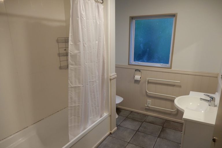 Photo of property in 7 Allin Drive, Waikuku Beach, 7402