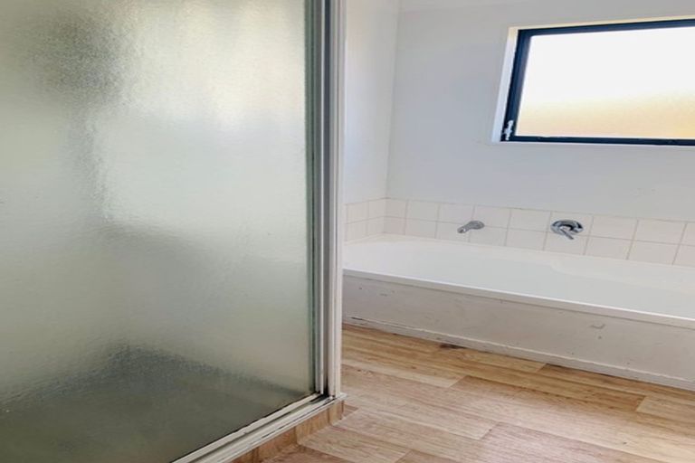 Photo of property in 79a Templeton Place, Clendon Park, Auckland, 2103