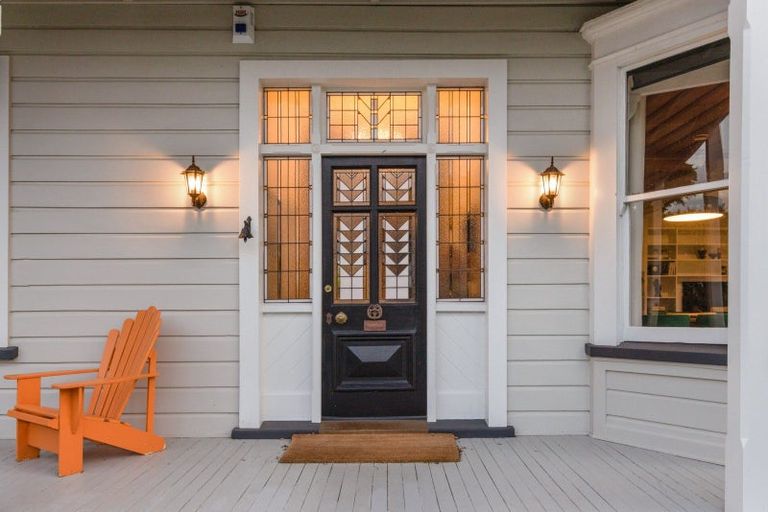 Photo of property in 340 Lawn Road, Clive, Hastings, 4180