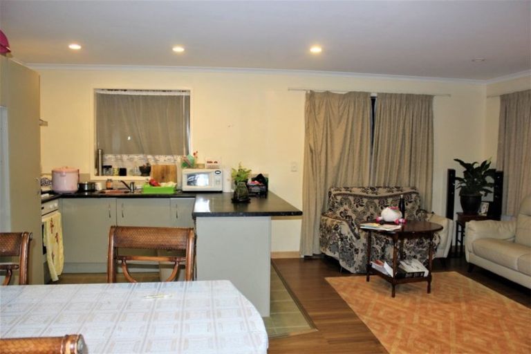 Photo of property in 184a Russell Road, Manurewa, Auckland, 2102