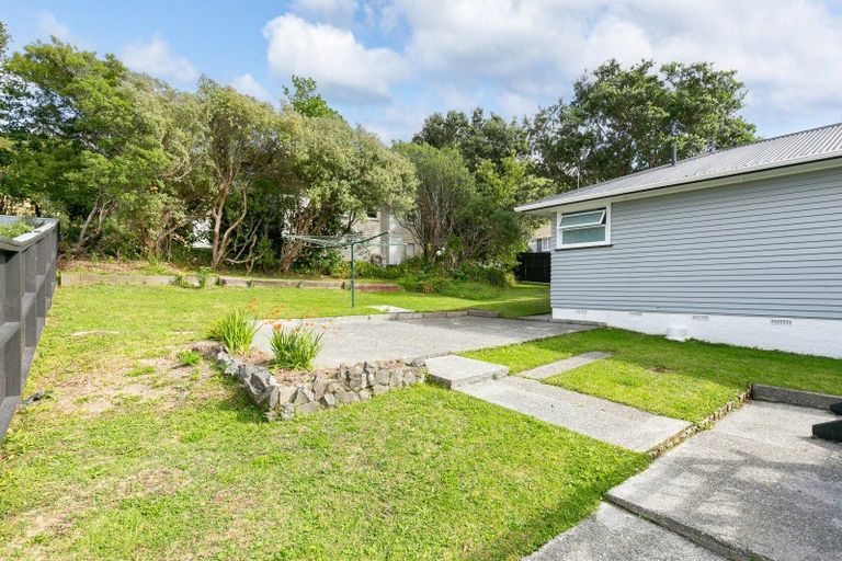 Photo of property in 45 Victory Crescent, Tawa, Wellington, 5028