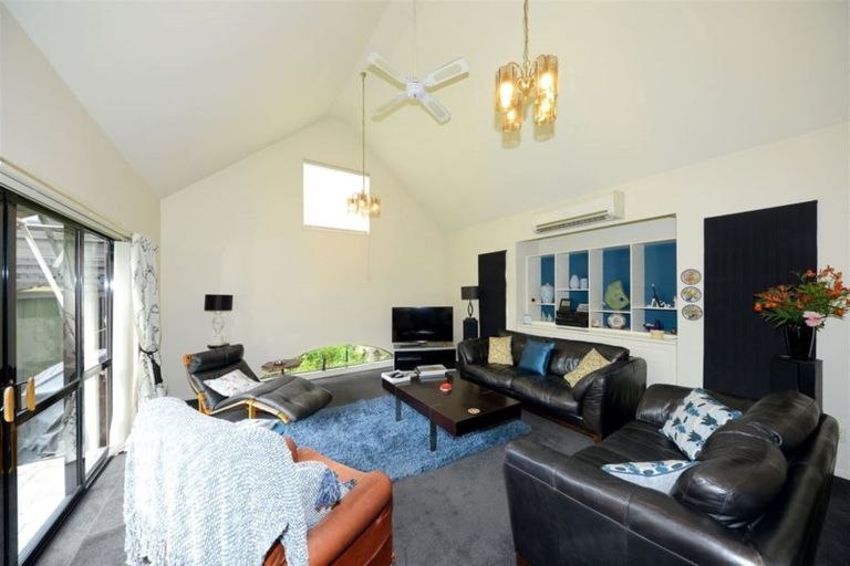 Photo of property in 2/44 Peer Street, Upper Riccarton, Christchurch, 8041