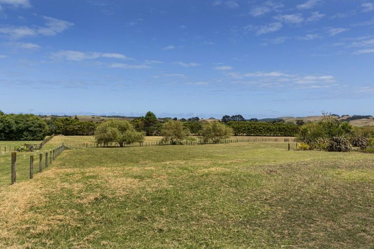 Photo of property in 33 Cable Road, Waimauku, 0881