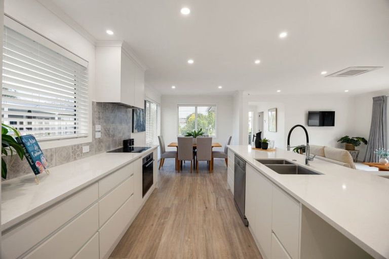 Photo of property in 26 Mount View Road, Melville, Hamilton, 3206