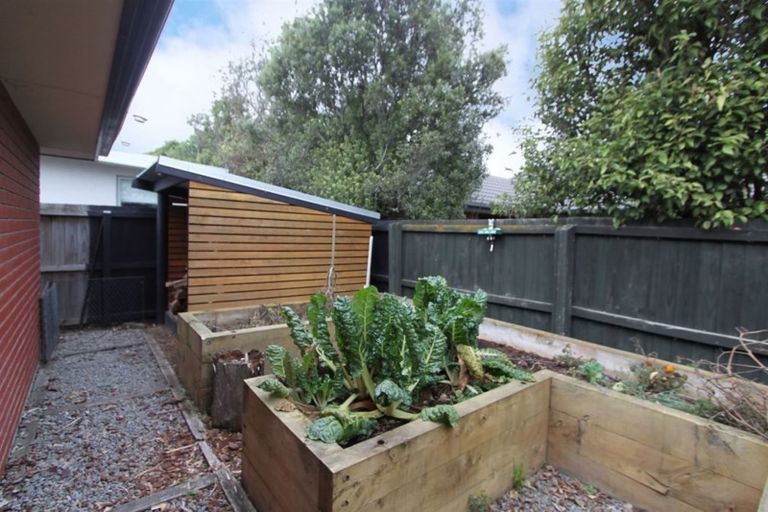 Photo of property in 6 Punga Lane, Parklands, Christchurch, 8083