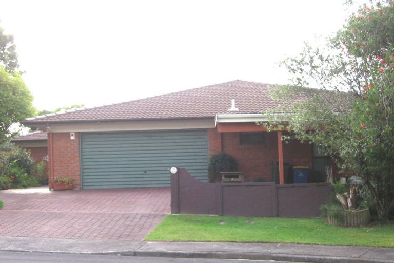 Photo of property in 13 Wairata Place, Te Atatu South, Auckland, 0610