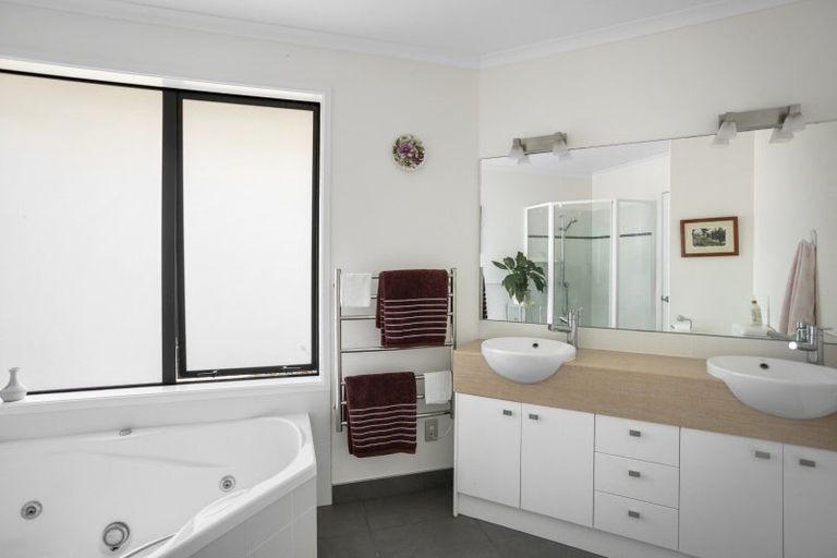 Photo of property in 108 Waitotara Drive, Waipapa, 0230