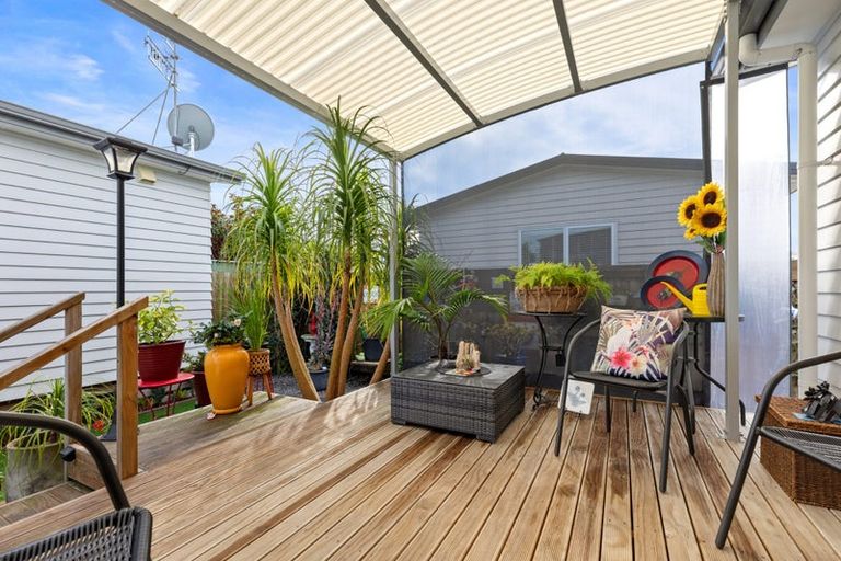 Photo of property in 11 Kamahi Crescent, Papamoa Beach, Papamoa, 3118