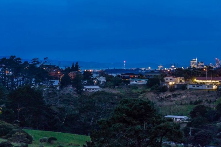 Photo of property in 83 Sunnyvale Road, Massey, Auckland, 0614