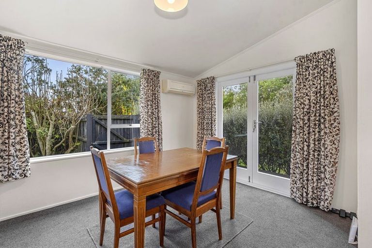 Photo of property in 1 Ian Place, Bishopdale, Christchurch, 8053