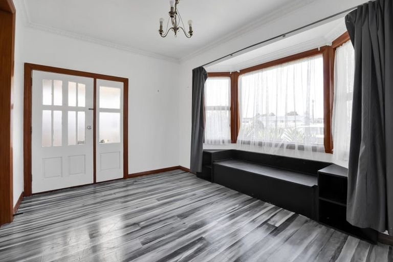 Photo of property in 21 Morrissey Street, Hawera, 4610