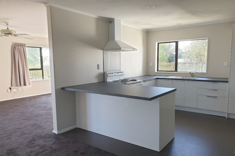 Photo of property in 22 Linwood Drive, Paraparaumu, 5032