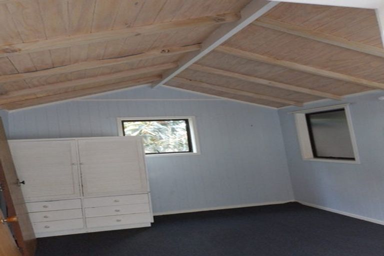 Photo of property in 2/34 Glencourt Place, Glenfield, Auckland, 0629