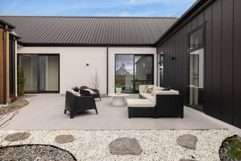 Photo of property in 2 Alan James Lane, Prebbleton, 7604