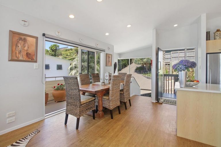 Photo of property in 16a Crispe Road, Clarks Beach, 2122