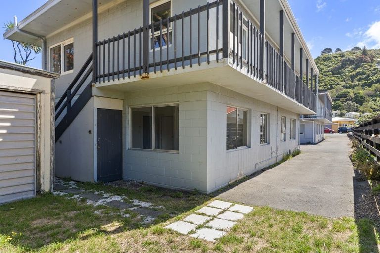 Photo of property in 175a Queens Drive, Lyall Bay, Wellington, 6022
