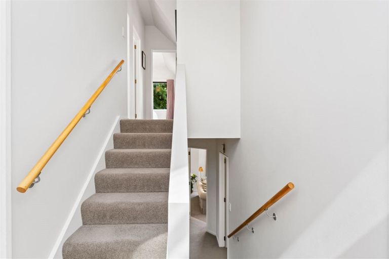 Photo of property in 8 Rhodesvale Terrace, Cashmere, Christchurch, 8022