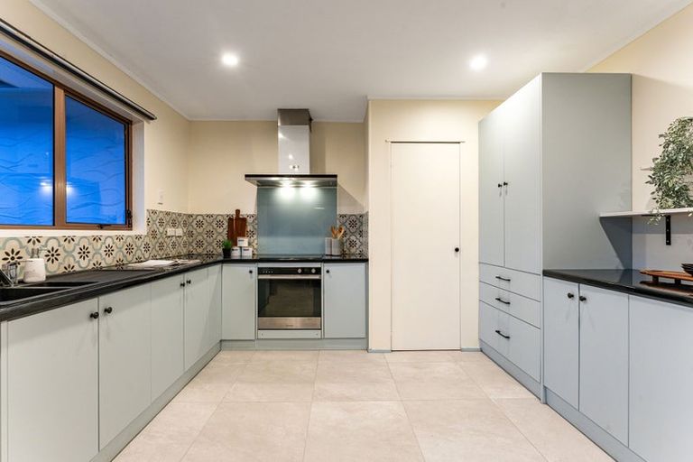 Photo of property in 11 The Anchorage, Whitby, Porirua, 5024