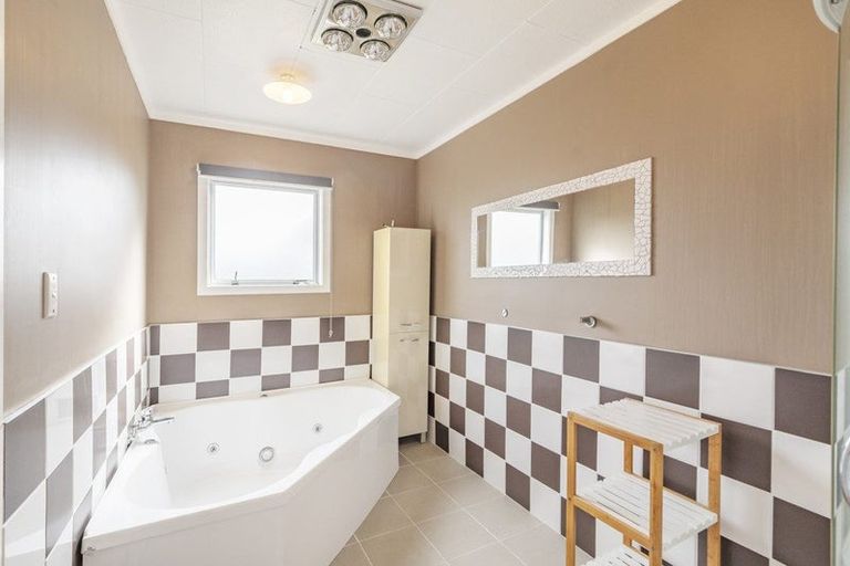 Photo of property in 44 Jellicoe Avenue, Tuakau, 2121