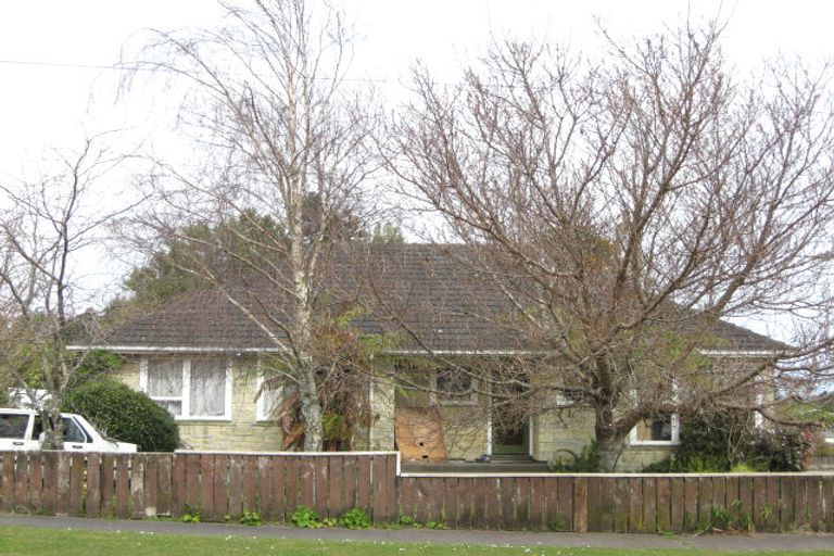 Photo of property in 75 Cook Street, Marfell, New Plymouth, 4310