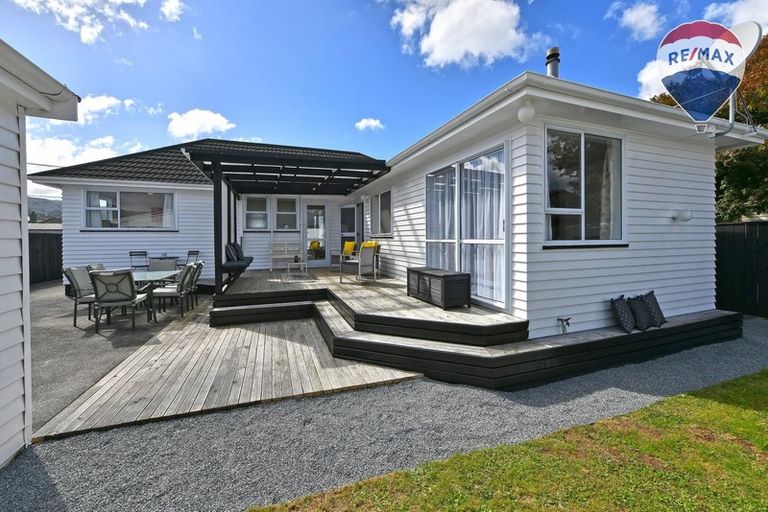 Photo of property in 15 Stephen Street, Trentham, Upper Hutt, 5018