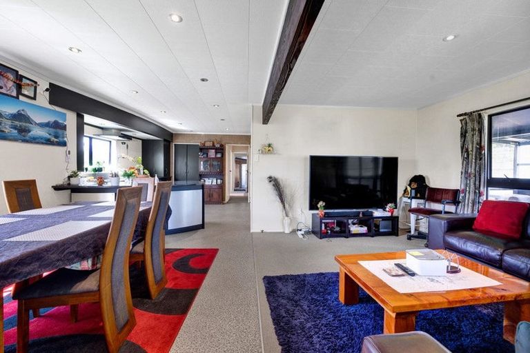 Photo of property in 16 Ropata Street, Hawera, 4610