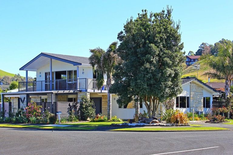 Photo of property in 6 D'arcy Place, Taradale, Napier, 4112