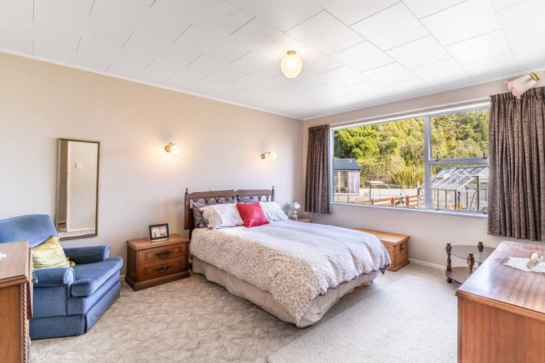 Photo of property in 70 Hillary Street, Winton, 9720