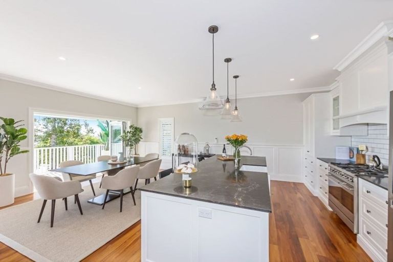 Photo of property in 2e Vipond Road, Stanmore Bay, Whangaparaoa, 0932
