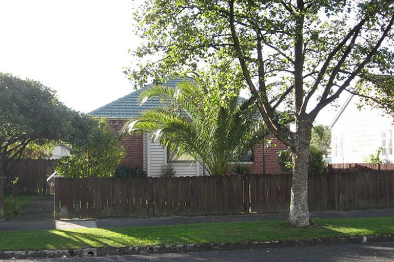 Photo of property in 16 Collett Street, Naenae, Lower Hutt, 5011