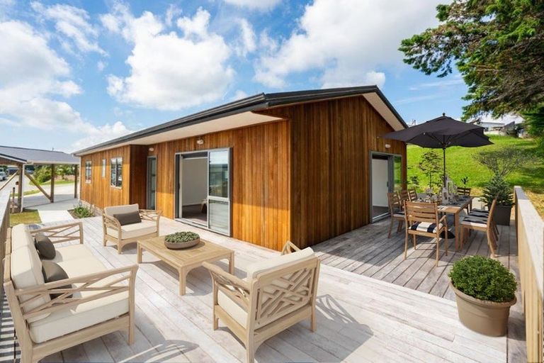 Photo of property in 8 Kuaka Crescent, Mangawhai, 0505