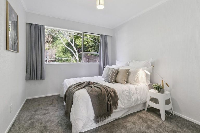 Photo of property in 37 Woodman Drive, Tawa, Wellington, 5028