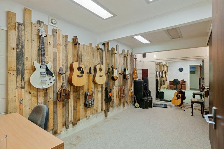 Photo of property in 10 Haven Grove, Naenae, Lower Hutt, 5011