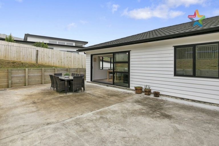 Photo of property in 8 Frankie Stevens Place, Riverstone Terraces, Upper Hutt, 5018