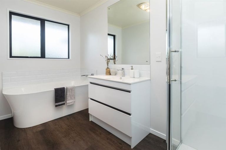 Photo of property in 3a Becmead Drive, Harewood, Christchurch, 8051