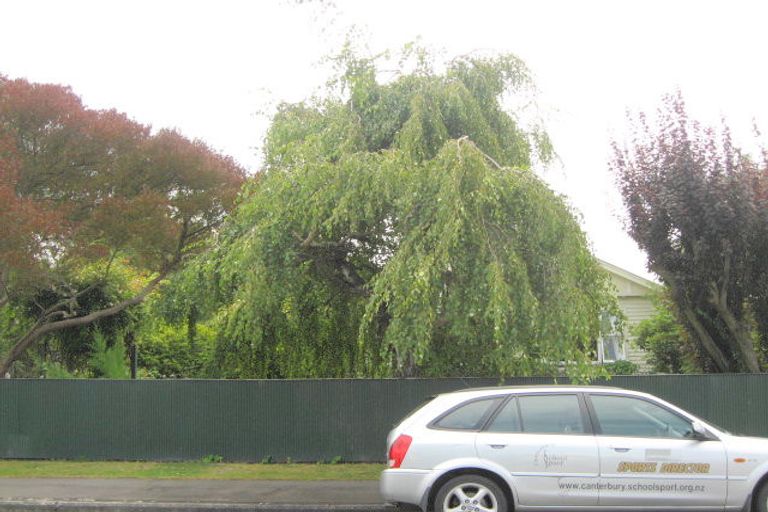 Photo of property in 137 Weston Road, St Albans, Christchurch, 8052