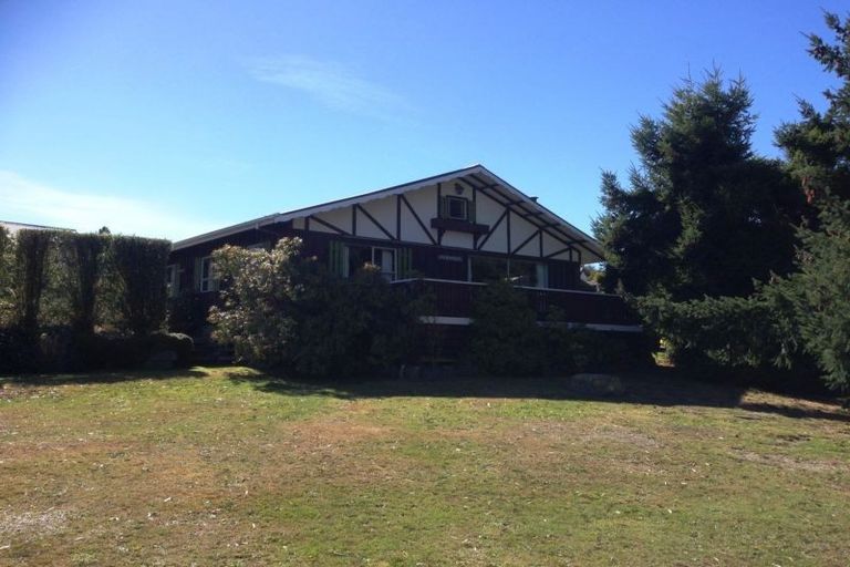 Photo of property in 35 Cedar Drive, Kelvin Heights, Queenstown, 9300