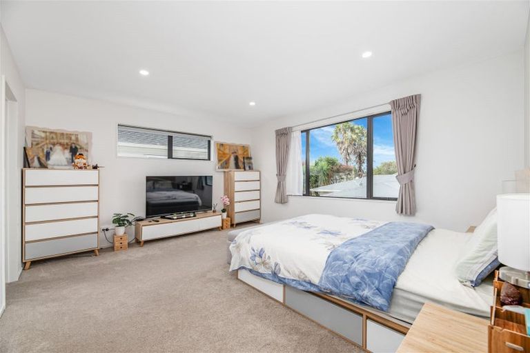 Photo of property in 113b Wharf Road, Te Atatu Peninsula, Auckland, 0610