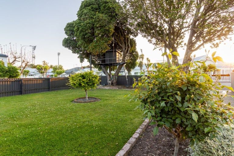 Photo of property in 69 Nelson Crescent, Napier South, Napier, 4110