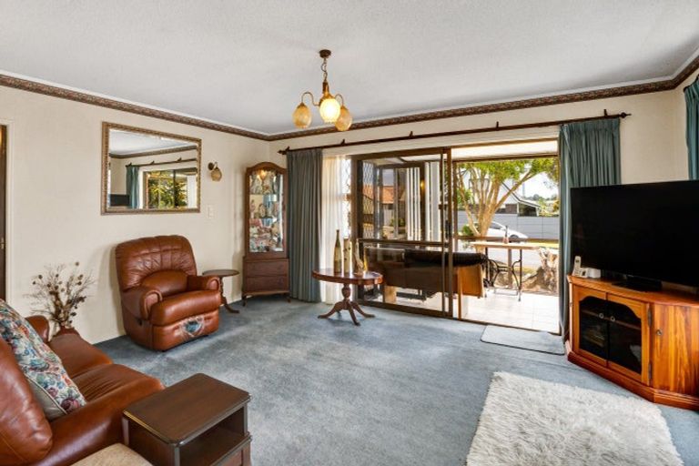 Photo of property in 14 Poplar Grove, Whalers Gate, New Plymouth, 4310