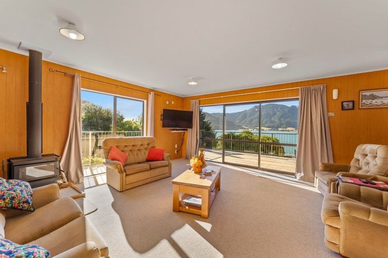 Photo of property in 3900 Kenepuru Road, Black Rock, Picton, 7282