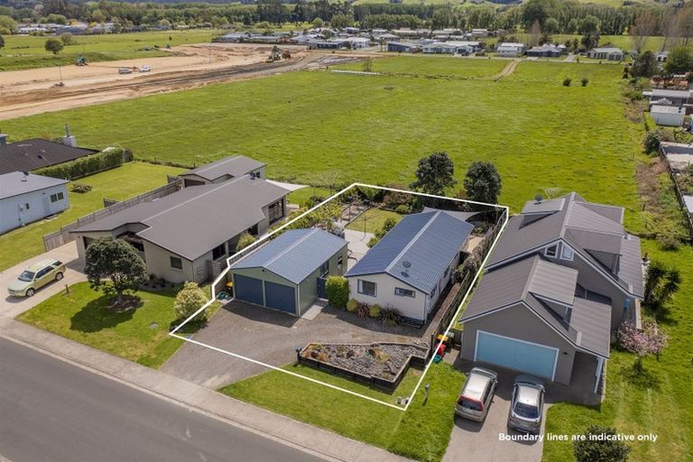 Photo of property in 24 Meadow Drive, Whitianga, 3510