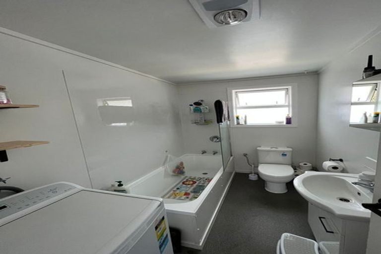 Photo of property in 4/10 Rawson Street, Tawa, Wellington, 5028